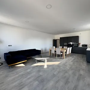 Loft épuré Avec Parking Privé. Saint-Symphorien-dʼOzon